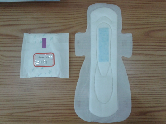 I cuscinetti sanitari di bambù di erbe assottigliano Maxi Pads With Cottony Cover senz'ali