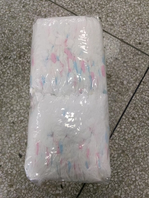 Non il bambino del tessuto tira sul grado eliminabile B del pannolino dei pantaloni